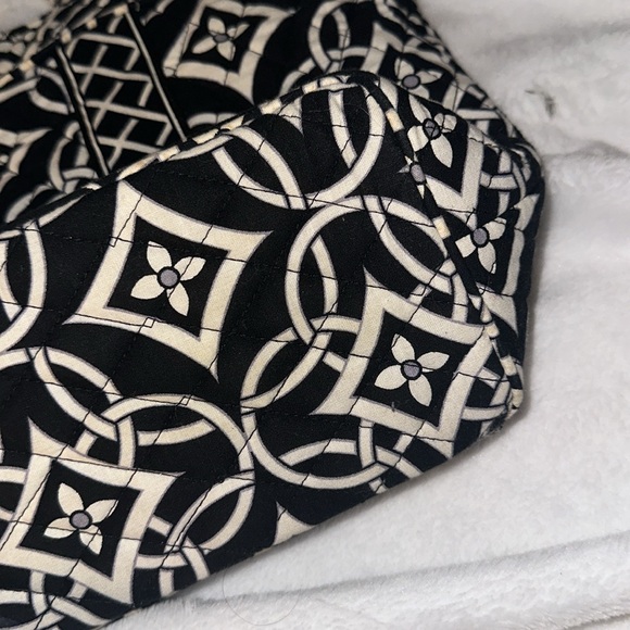 Vera Bradley Black and White Handbag - perfect condition - Picture 3 of 9